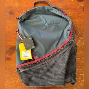 NWT Klattermusen Wunja 21L backpack in Navy